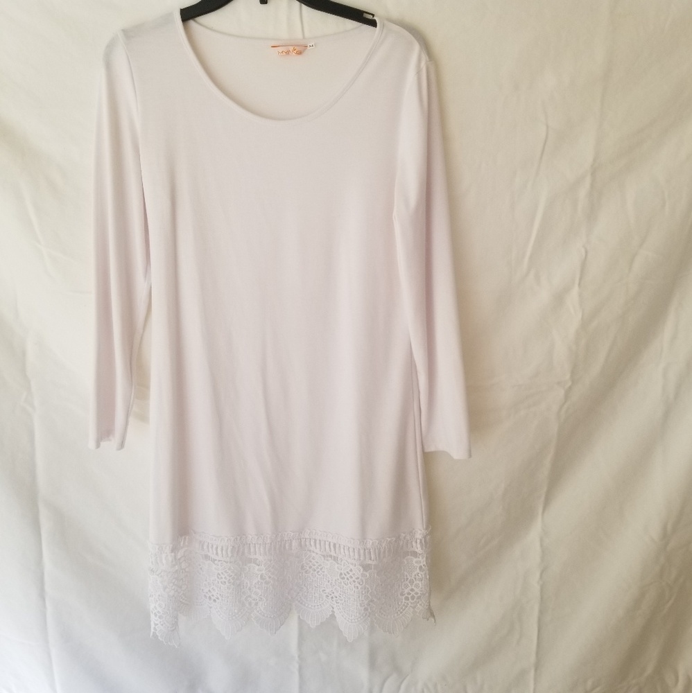 WHITE LONGSLEEVE LACE DRESS